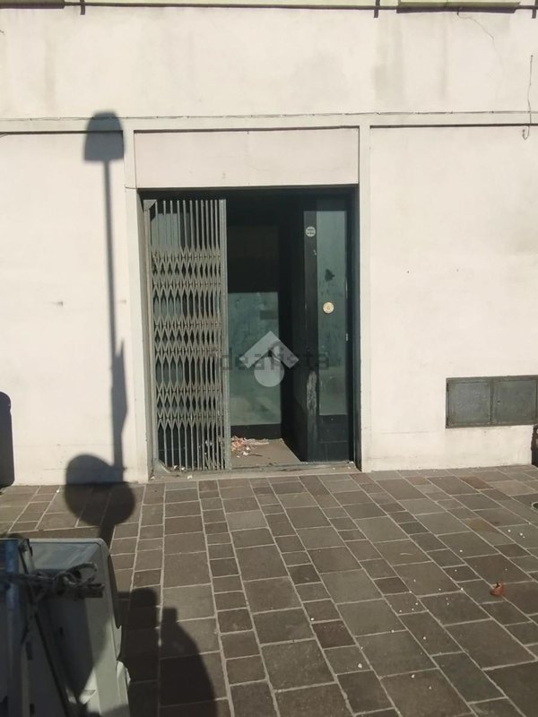 ufficio in vendita a Russi