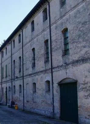 locale di sgombero in vendita a Russi