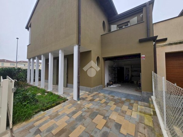 casa indipendente in vendita a Russi