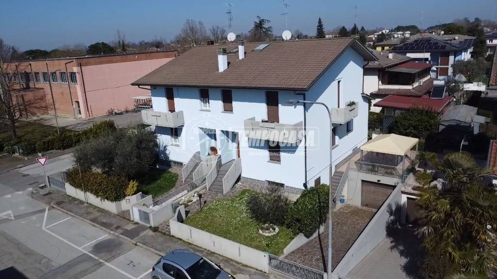 casa indipendente in vendita a Solarolo