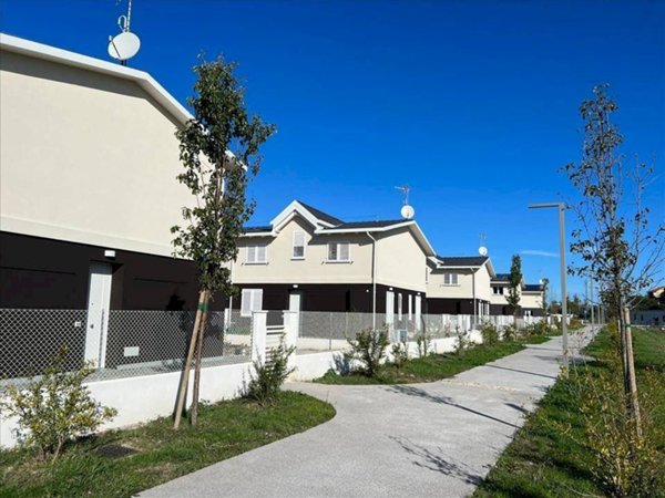 casa indipendente in vendita a Solarolo