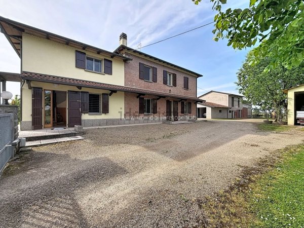 casa indipendente in vendita a Solarolo