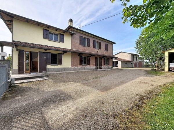 casa indipendente in vendita a Solarolo