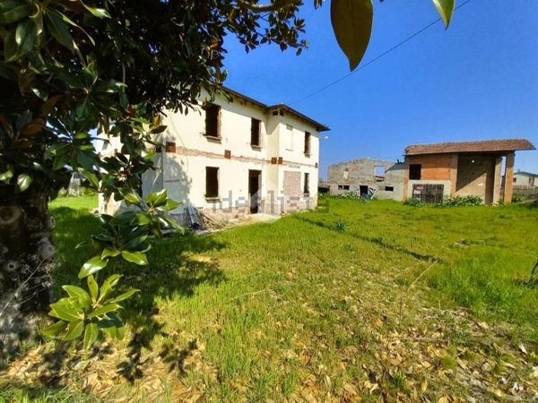 casa indipendente in vendita a Solarolo