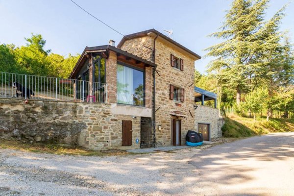 casa indipendente in vendita a Bagno di Romagna in zona Vessa