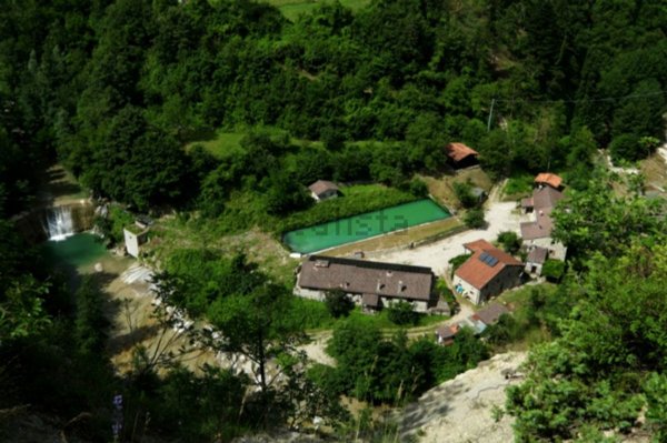 casa indipendente in vendita a Bagno di Romagna in zona Pietrapazza