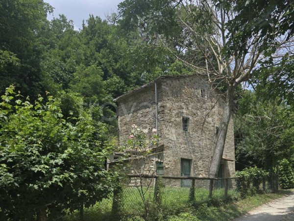 casa indipendente in vendita a Bagno di Romagna in zona Larciano