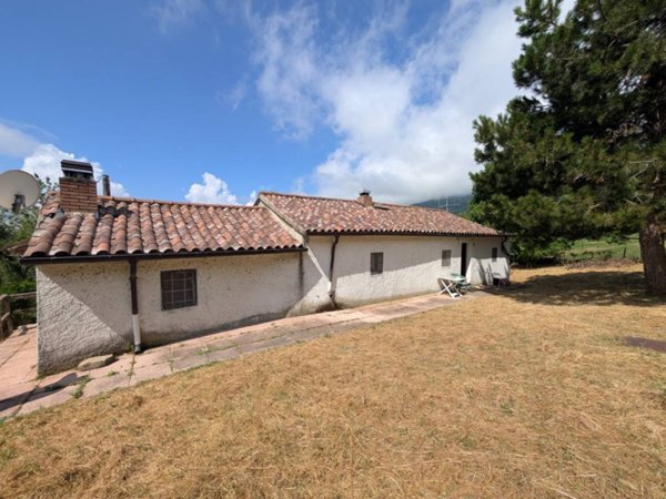 casa indipendente in vendita a Bagno di Romagna in zona Vessa