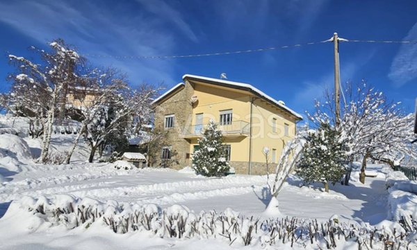 casa indipendente in vendita a Bagno di Romagna in zona Acquapartita