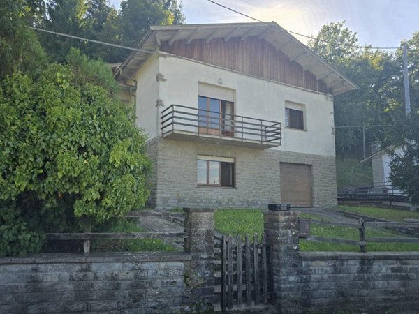 casa indipendente in vendita a Bagno di Romagna in zona Acquapartita