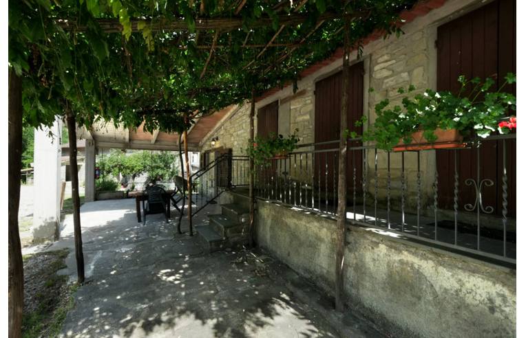 casa indipendente in vendita a Bagno di Romagna in zona Pietrapazza