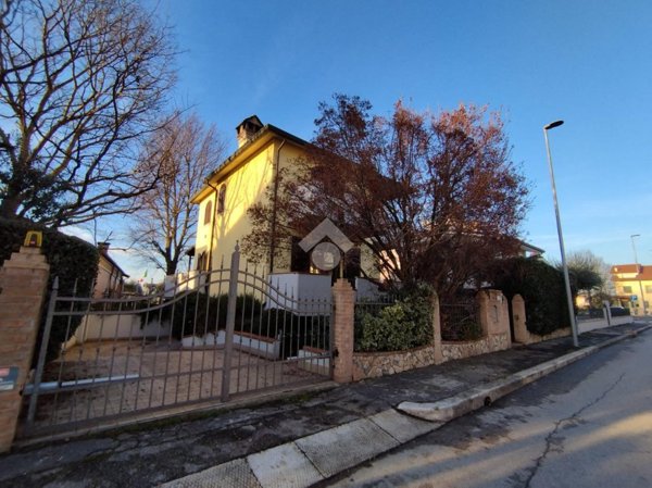 casa indipendente in vendita a Bertinoro