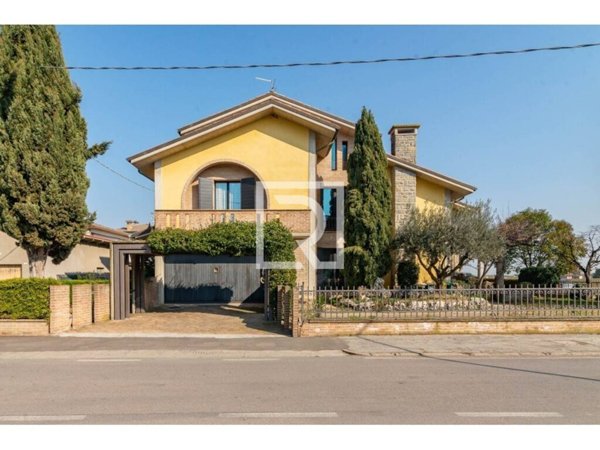 casa indipendente in vendita a Bertinoro