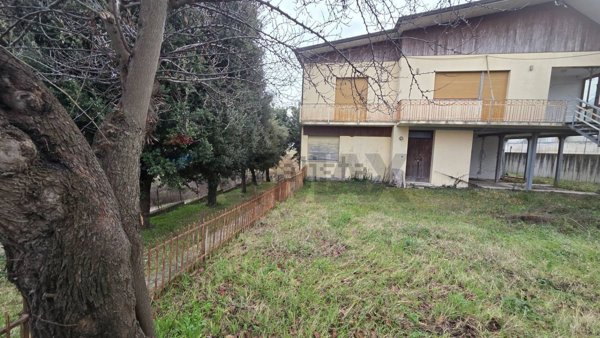 casa indipendente in vendita a Bertinoro