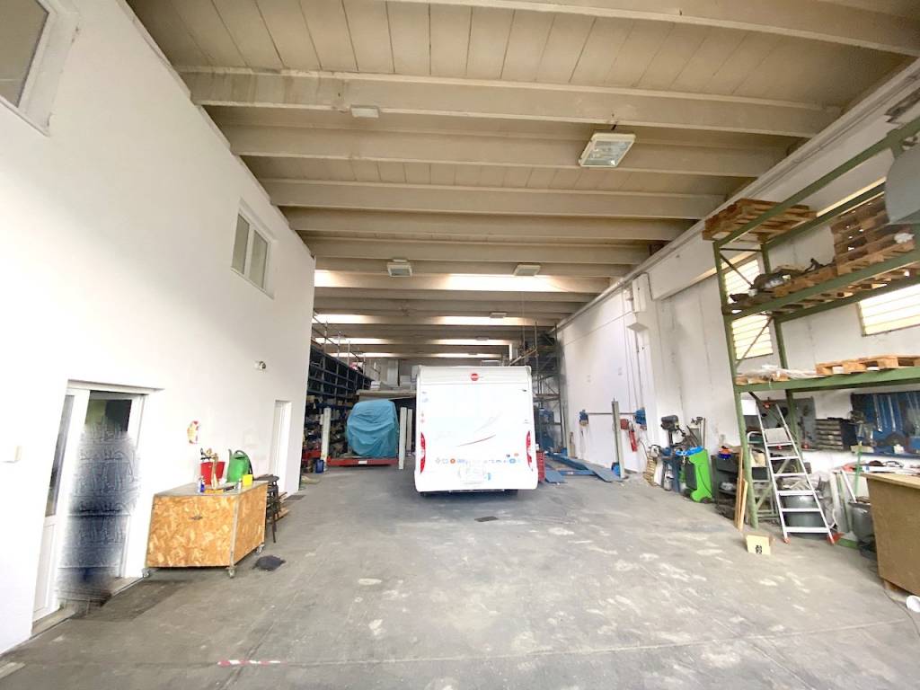 locale commerciale in vendita a Bertinoro in zona Panighina