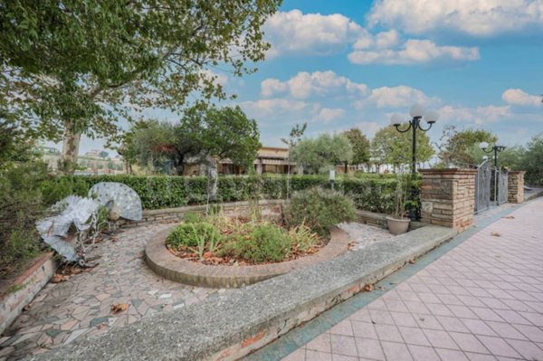 negozio in vendita a Bertinoro