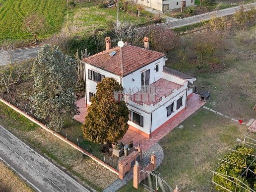 casa indipendente in vendita a Bertinoro in zona Panighina