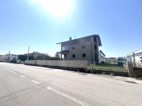 negozio in vendita a Bertinoro in zona Panighina