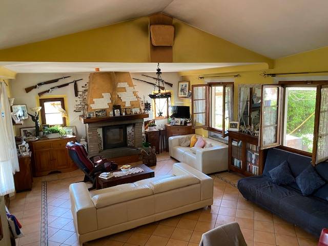 casa indipendente in vendita a Borghi in zona Lo Stradone