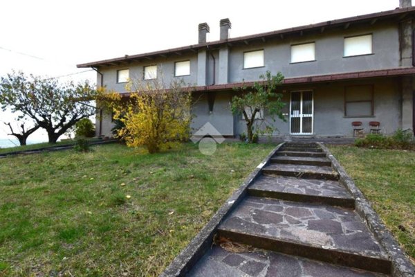 negozio in vendita a Borghi