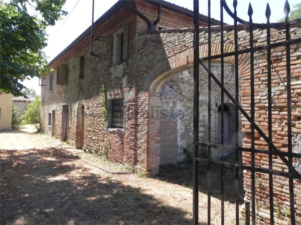 casa indipendente in vendita a Borghi