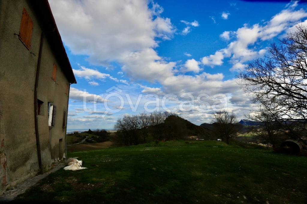 casa indipendente in vendita a Borghi