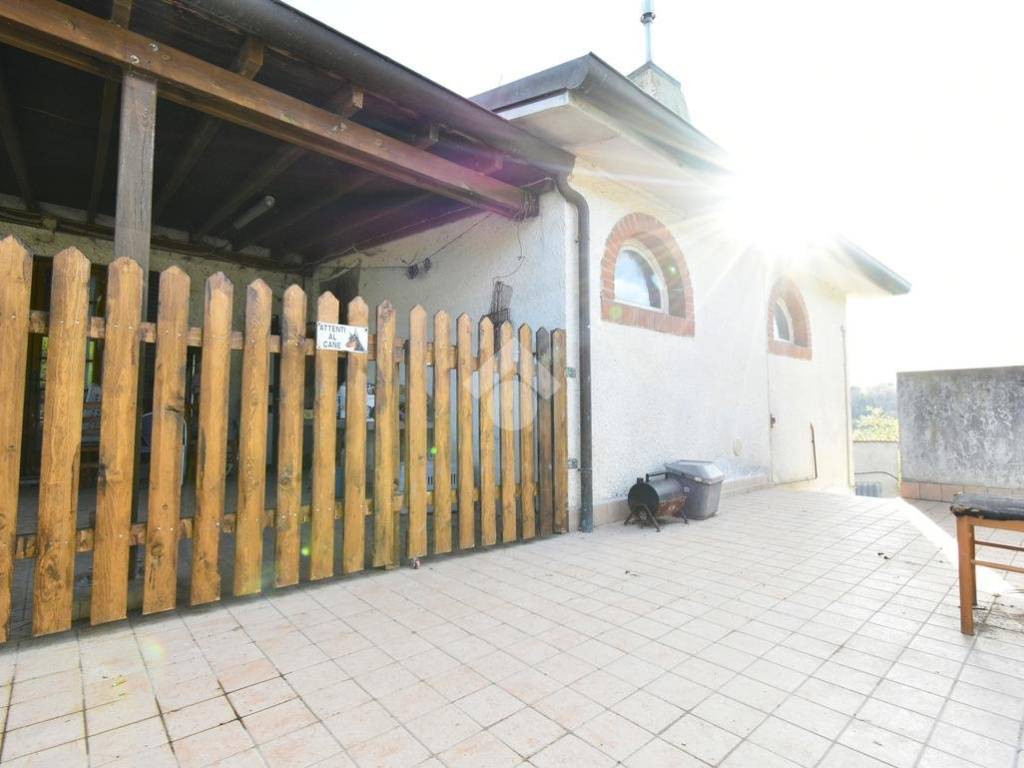 appartamento in vendita a Borghi