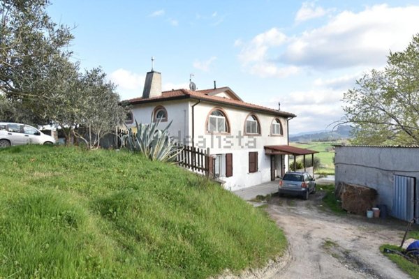 appartamento in vendita a Borghi