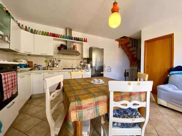 casa indipendente in vendita a Borghi in zona Lo Stradone