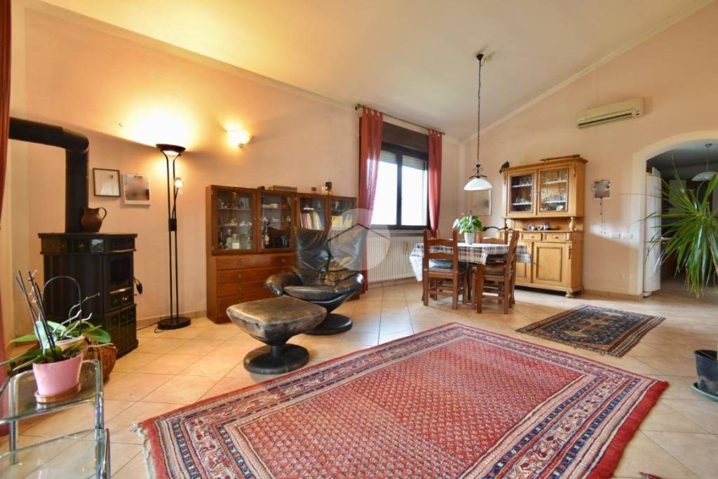 casa indipendente in vendita a Borghi