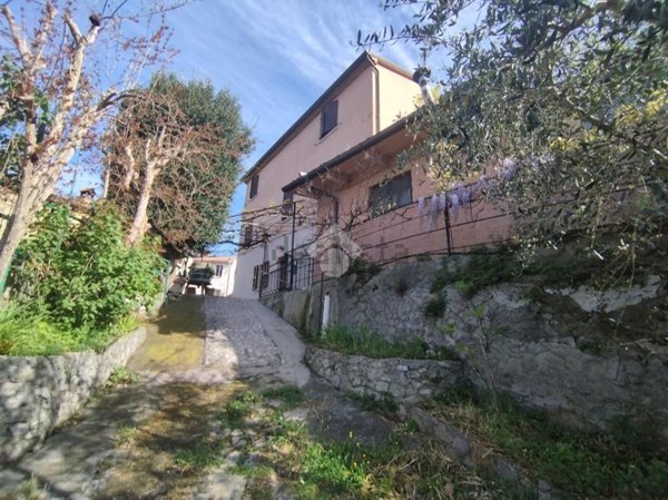 casa indipendente in vendita a Borghi in zona San Giovanni in Galilea