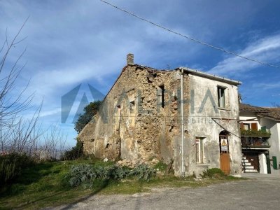 casa indipendente in vendita a Borghi