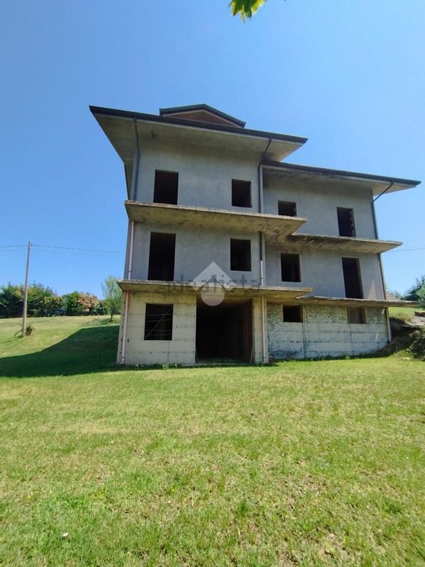 casa indipendente in vendita a Borghi