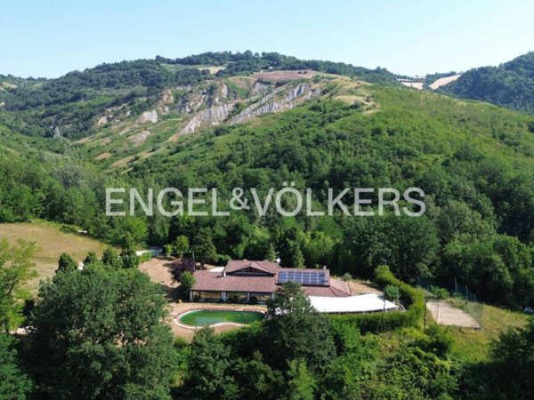 casa indipendente in vendita a Borghi
