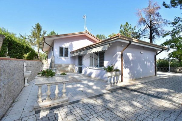 casa indipendente in vendita a Borghi in zona Lo Stradone