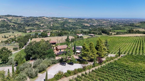 casa indipendente in vendita a Borghi