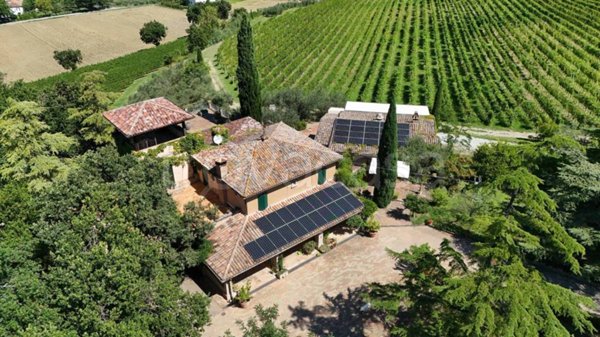 casa indipendente in vendita a Borghi