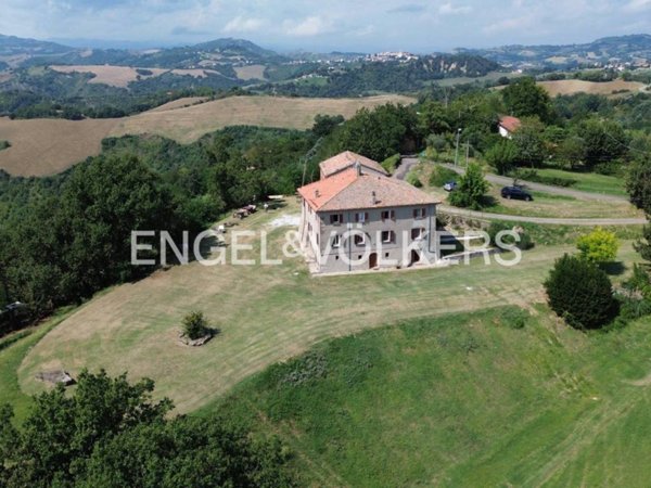 casa indipendente in vendita a Borghi