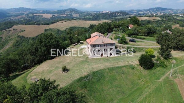 casa indipendente in vendita a Borghi