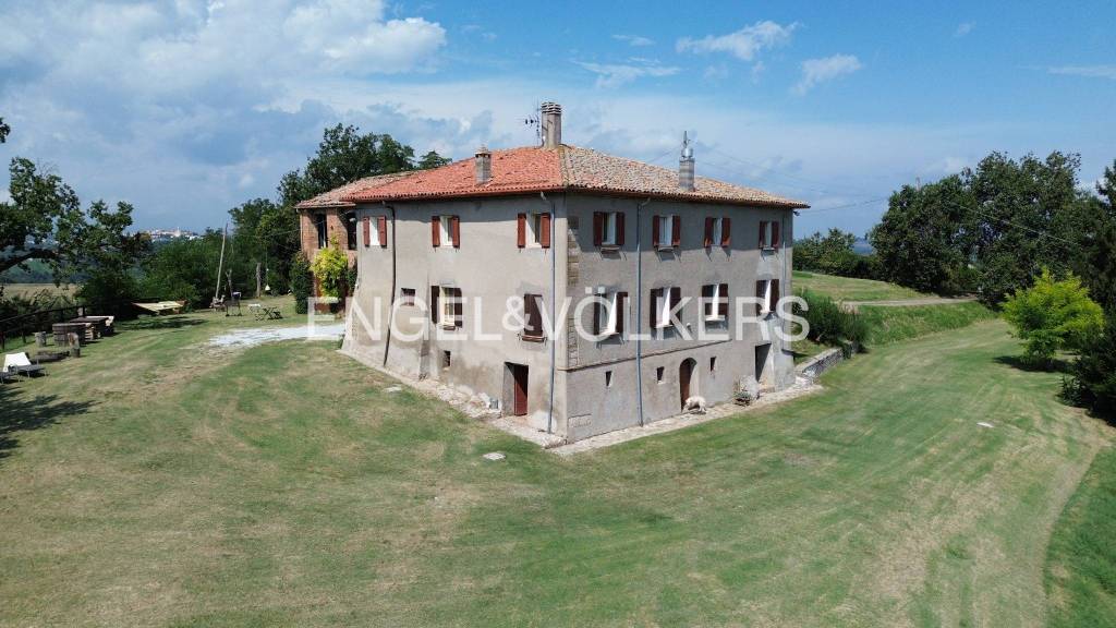 casa indipendente in vendita a Borghi