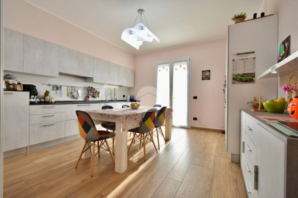 appartamento in vendita a Borghi