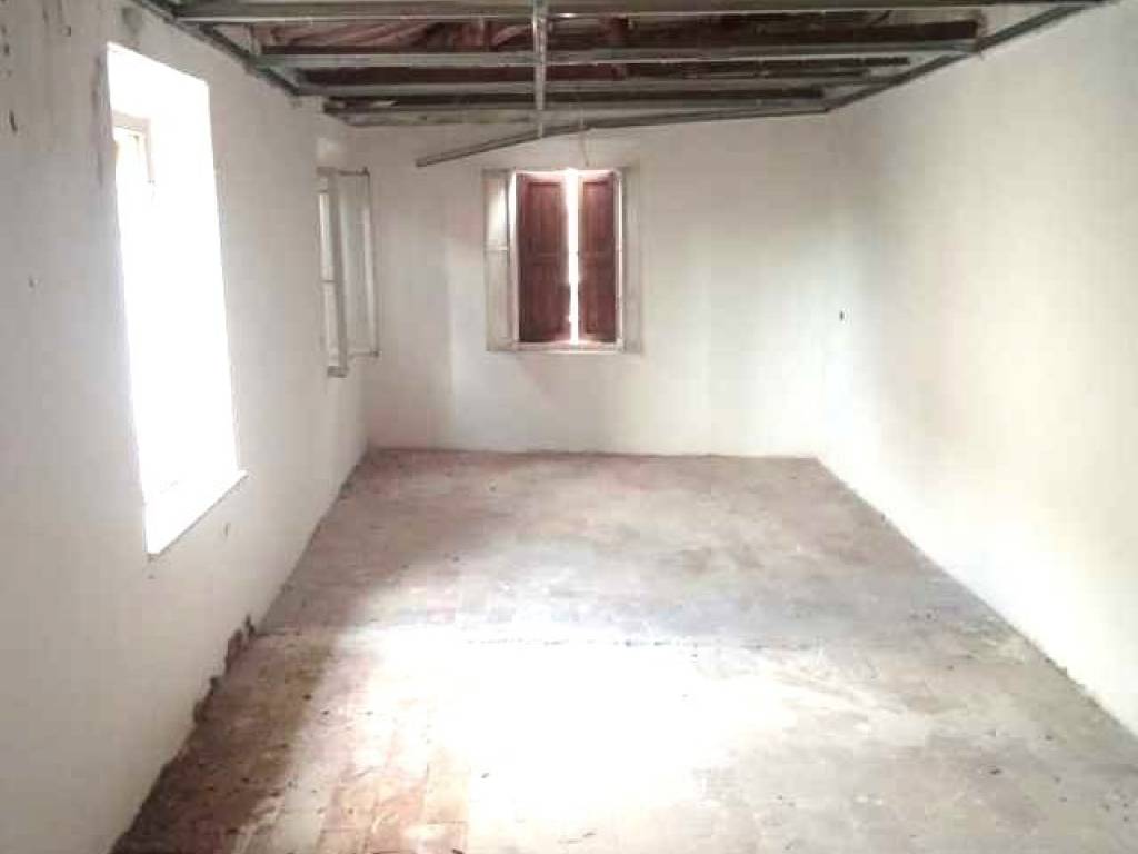 casa indipendente in vendita a Borghi