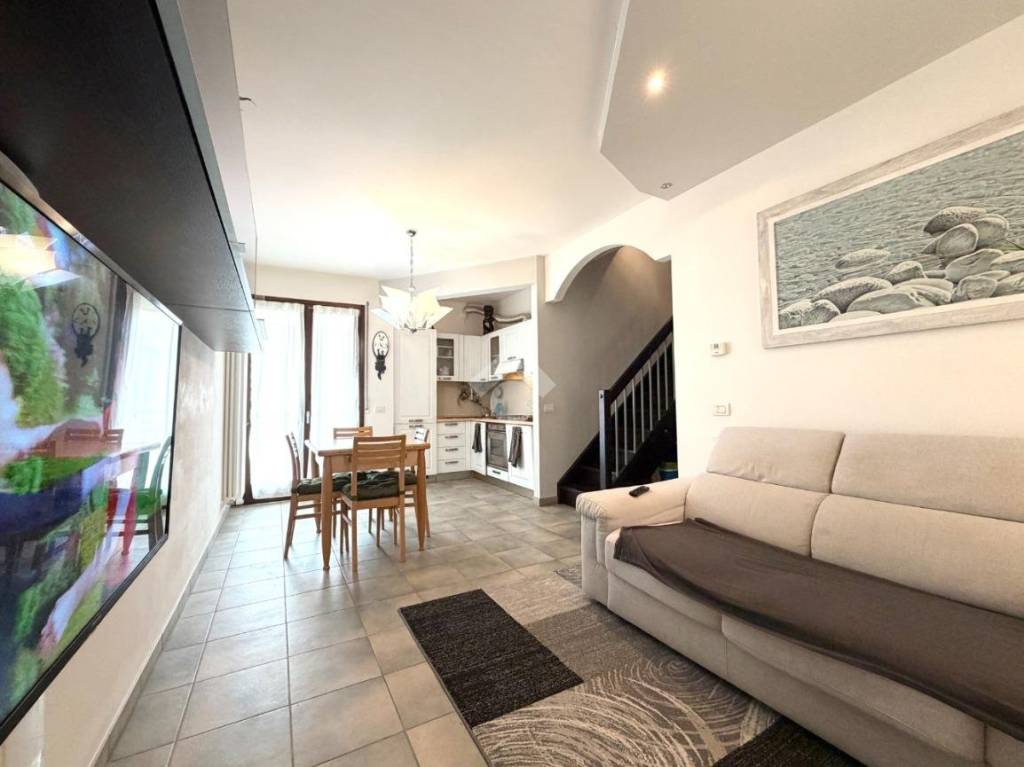 appartamento in vendita a Borghi in zona Lo Stradone