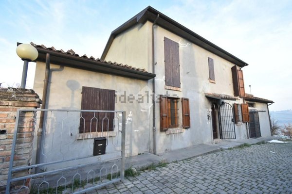 casa indipendente in vendita a Borghi in zona Lo Stradone