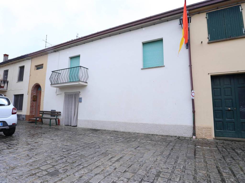 pentavano in vendita a Borghi