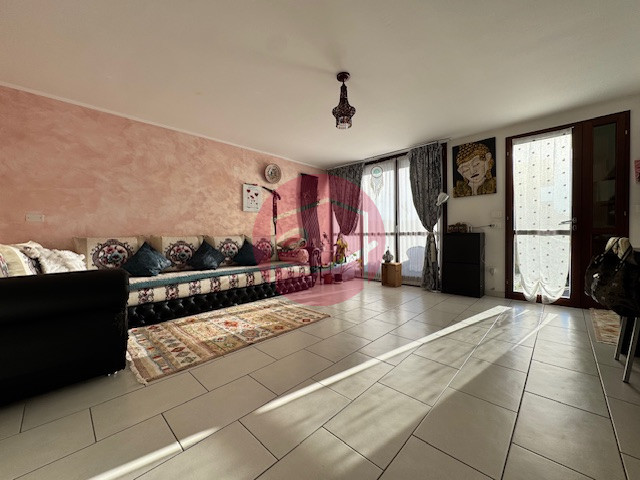 casa indipendente in vendita a Borghi