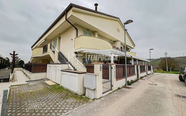 appartamento in vendita a Borghi in zona Lo Stradone