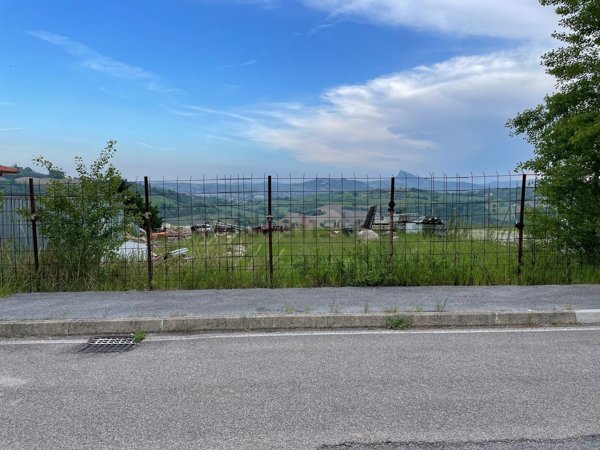 casa indipendente in vendita a Borghi