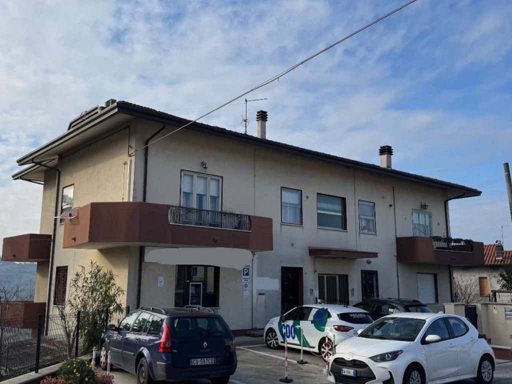 negozio in vendita a Borghi