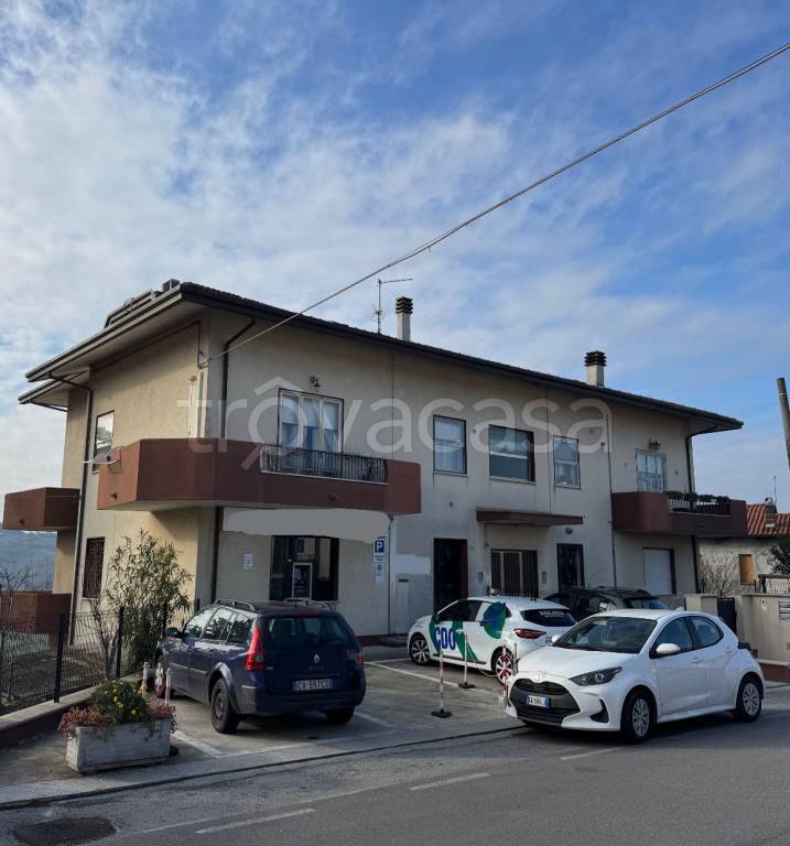 negozio in vendita a Borghi